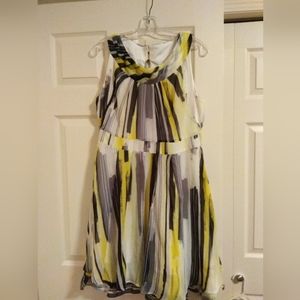 87. Beautiful NWT Yellow Black White Dress 10